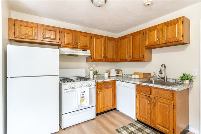 10 East Street 207, Cranston, RI 02920