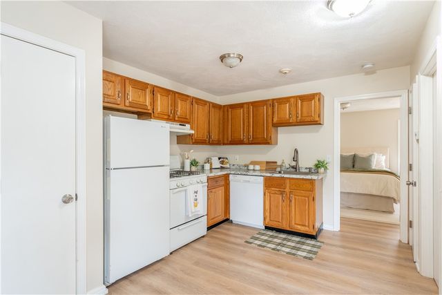 10 East Street 207, Cranston, RI 02920
