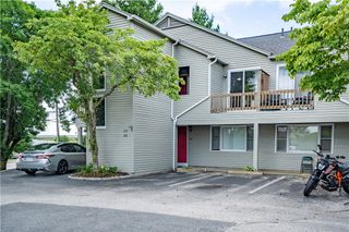 10 East Street 207, Cranston, RI 02920
