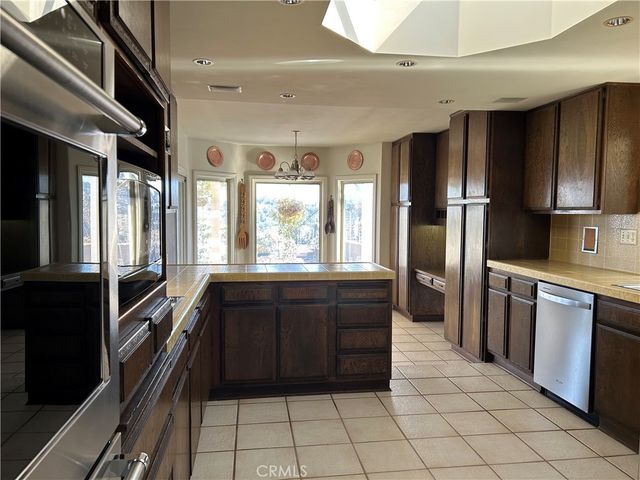 14676 Deervale, Sherman Oaks, CA 91403