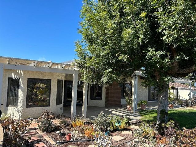 14676 Deervale, Sherman Oaks, CA 91403