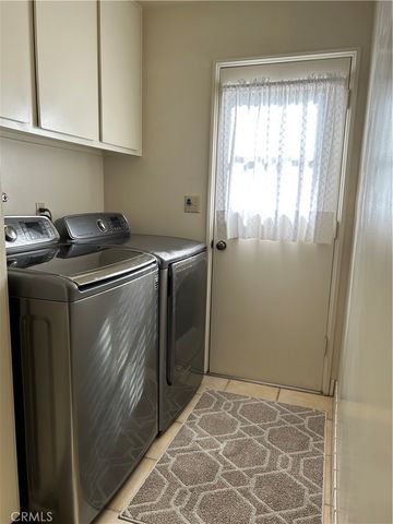 14676 Deervale, Sherman Oaks, CA 91403