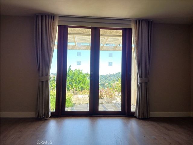 14676 Deervale, Sherman Oaks, CA 91403