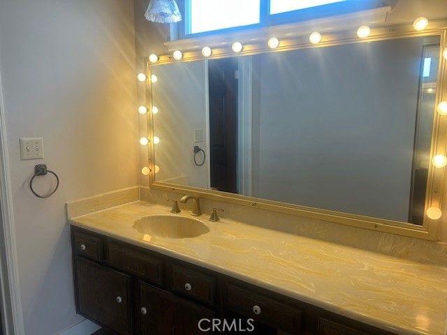 14676 Deervale, Sherman Oaks, CA 91403
