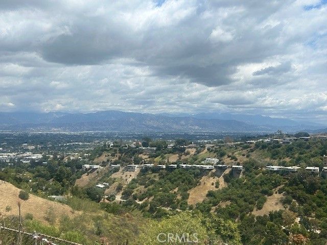 14676 Deervale, Sherman Oaks, CA 91403