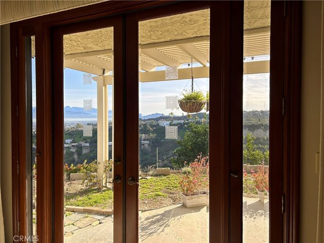 14676 Deervale, Sherman Oaks, CA 91403