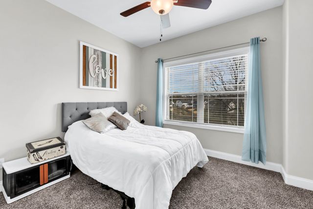 106 David Keith Ln, Clarksville, TN 37042