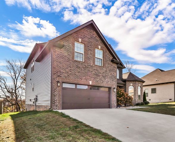 106 David Keith Ln, Clarksville, TN 37042