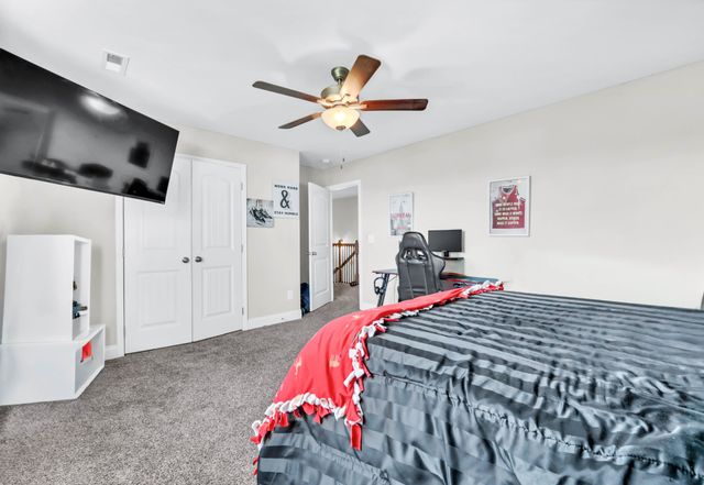 106 David Keith Ln, Clarksville, TN 37042