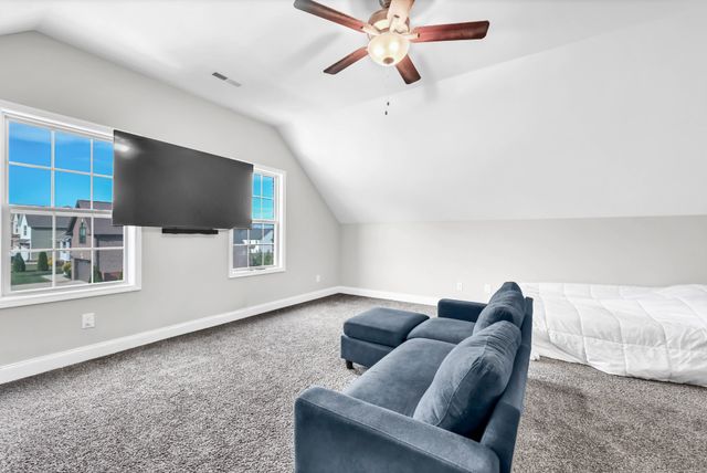 106 David Keith Ln, Clarksville, TN 37042