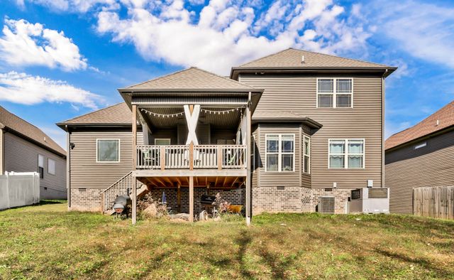 106 David Keith Ln, Clarksville, TN 37042