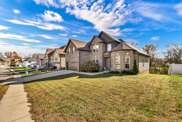 106 David Keith Ln, Clarksville, TN 37042