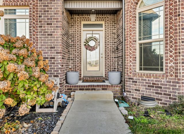 106 David Keith Ln, Clarksville, TN 37042