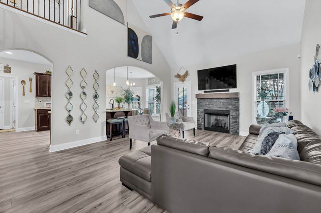 106 David Keith Ln, Clarksville, TN 37042