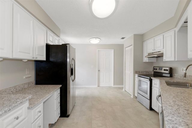 11315 N OLA AVENUE, Tampa, FL 33612