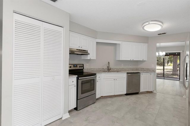 11315 N OLA AVENUE, Tampa, FL 33612