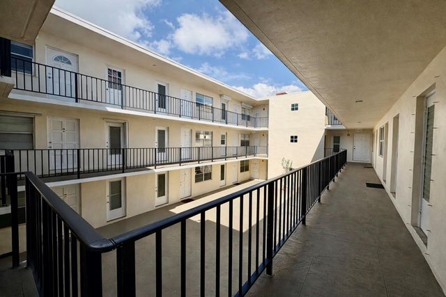 1855 Plunkett Street 307, Hollywood, FL 33020