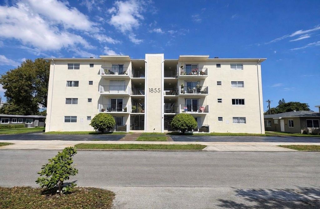 1855 Plunkett Street 307, Hollywood, FL 33020