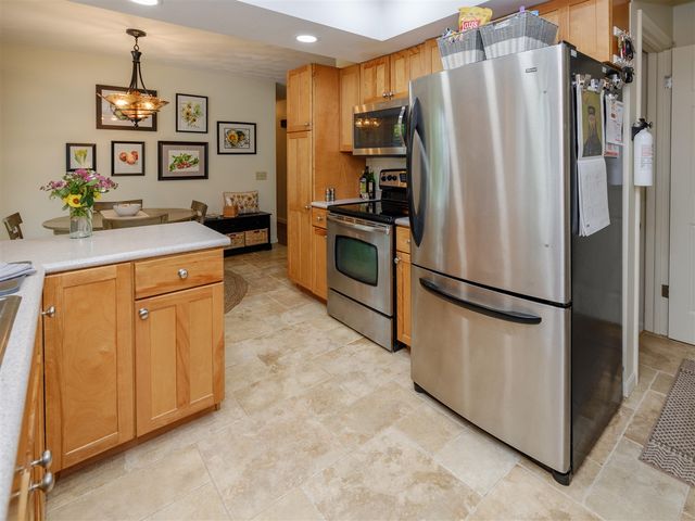 5482 Lindenwood Street, Kalamazoo, MI 49004