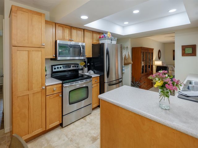 5482 Lindenwood Street, Kalamazoo, MI 49004