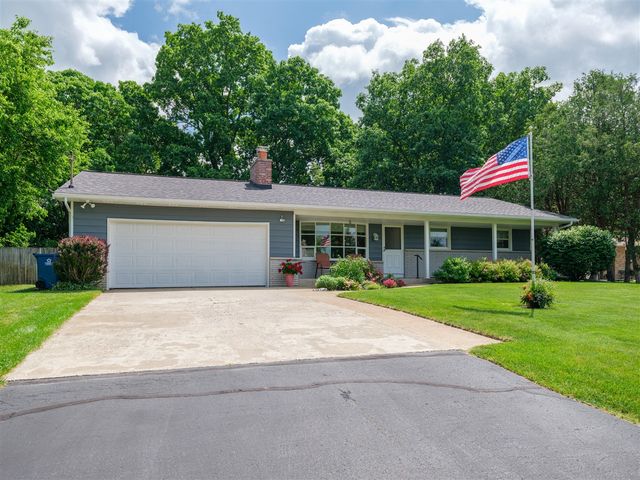 5482 Lindenwood Street, Kalamazoo, MI 49004