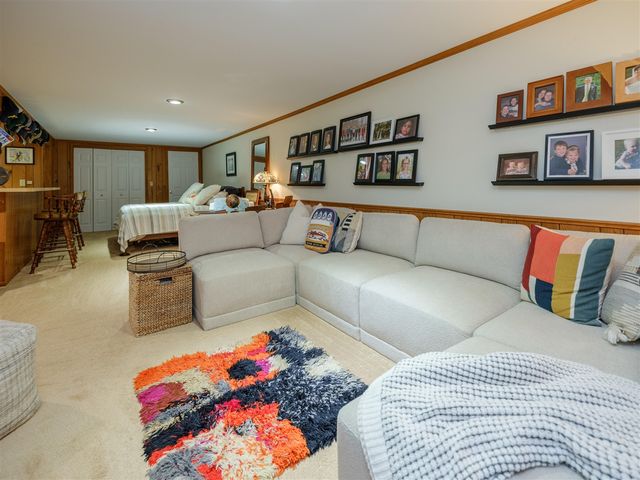 5482 Lindenwood Street, Kalamazoo, MI 49004
