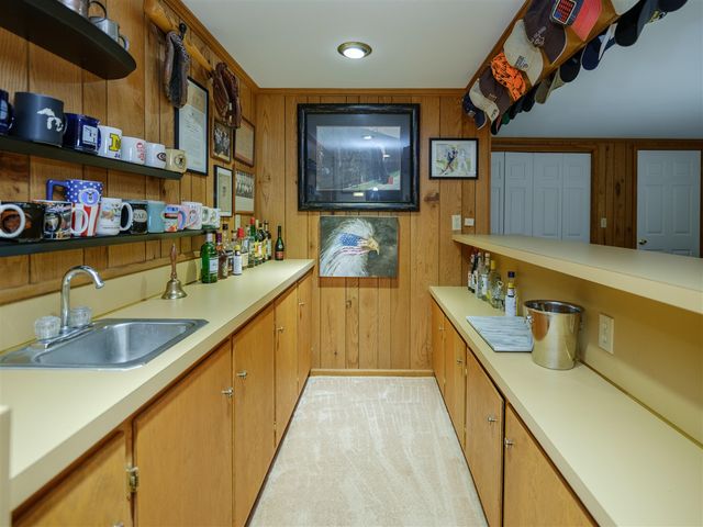 5482 Lindenwood Street, Kalamazoo, MI 49004