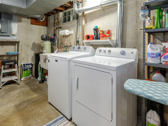 5482 Lindenwood Street, Kalamazoo, MI 49004