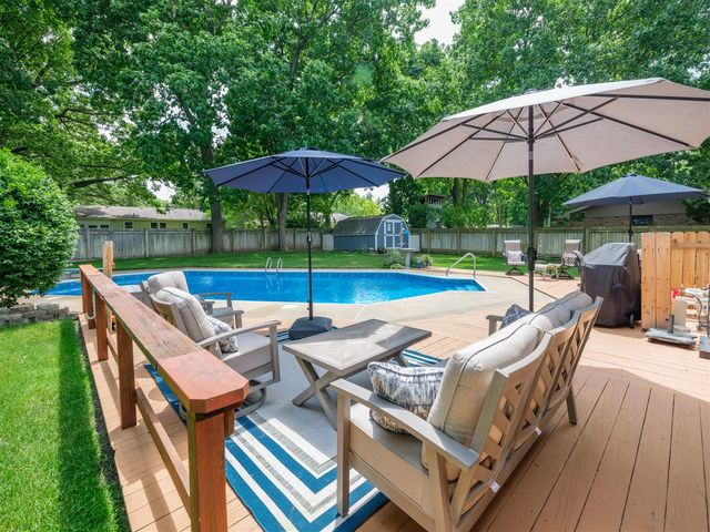 5482 Lindenwood Street, Kalamazoo, MI 49004