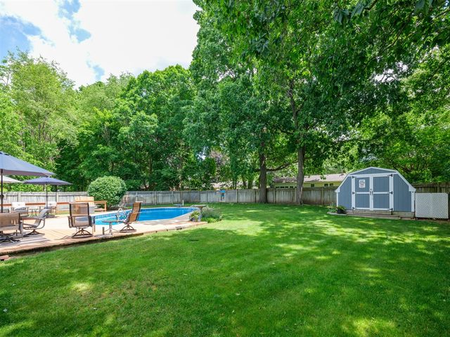 5482 Lindenwood Street, Kalamazoo, MI 49004