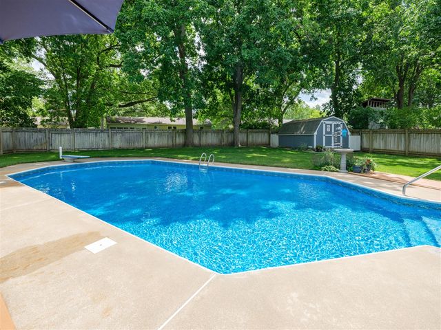 5482 Lindenwood Street, Kalamazoo, MI 49004