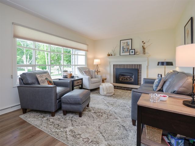 5482 Lindenwood Street, Kalamazoo, MI 49004