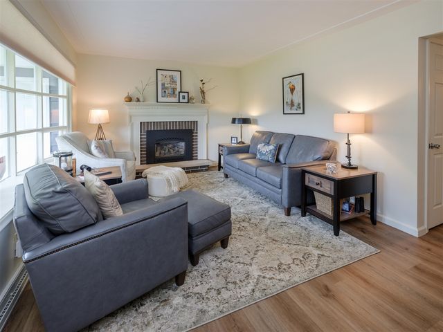 5482 Lindenwood Street, Kalamazoo, MI 49004