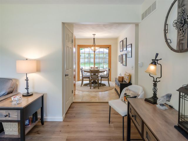 5482 Lindenwood Street, Kalamazoo, MI 49004