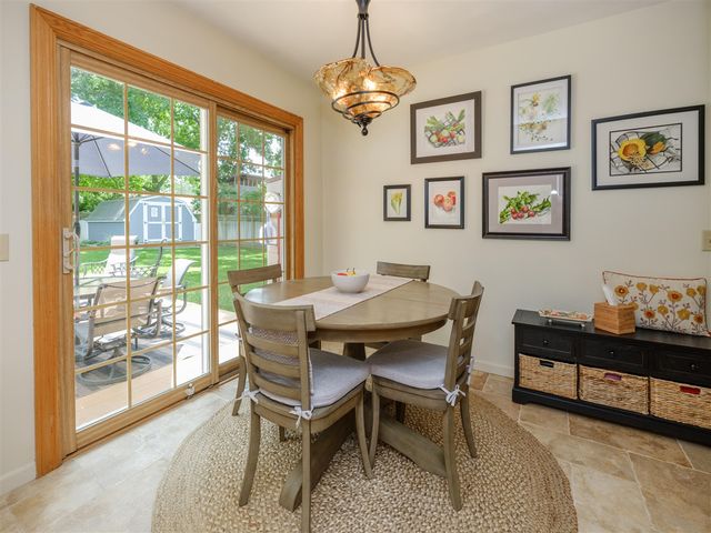 5482 Lindenwood Street, Kalamazoo, MI 49004