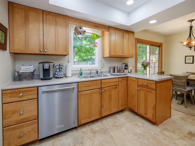 5482 Lindenwood Street, Kalamazoo, MI 49004