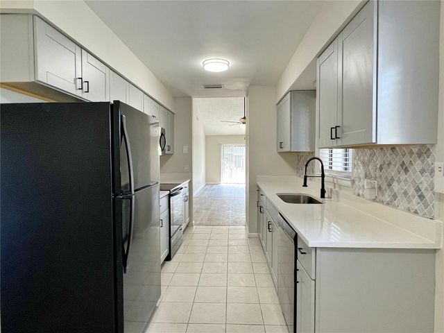 702 SAINT MATTHEW CIRCLE, Altamonte Springs, FL 32714