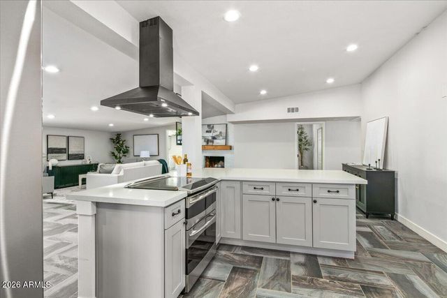 12101 N 36TH Street, Phoenix, AZ 85028