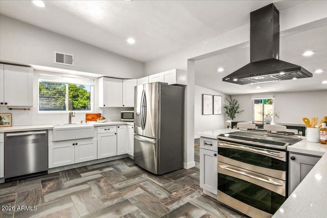 12101 N 36TH Street, Phoenix, AZ 85028