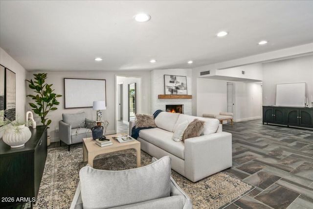12101 N 36TH Street, Phoenix, AZ 85028