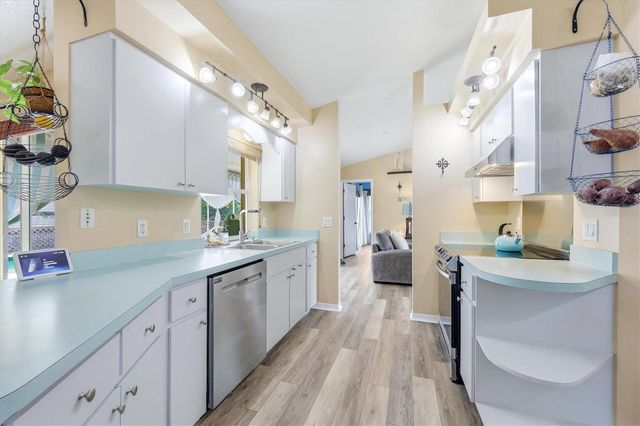 945 MACON ROAD, Venice, FL 34293