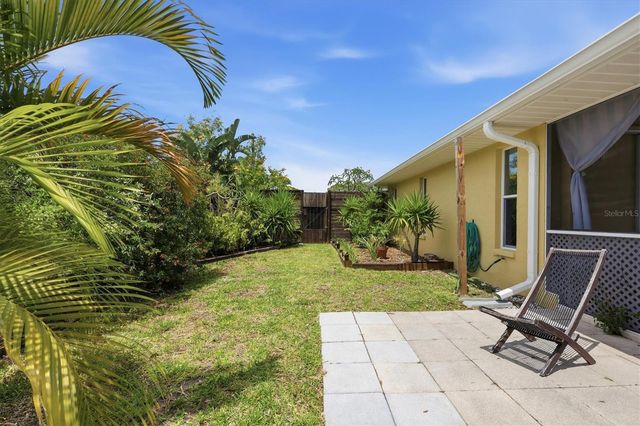 945 MACON ROAD, Venice, FL 34293