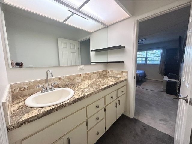 2275 62ND AVENUE N 101, St Petersburg, FL 33702