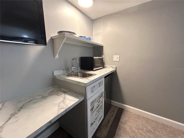 2275 62ND AVENUE N 101, St Petersburg, FL 33702