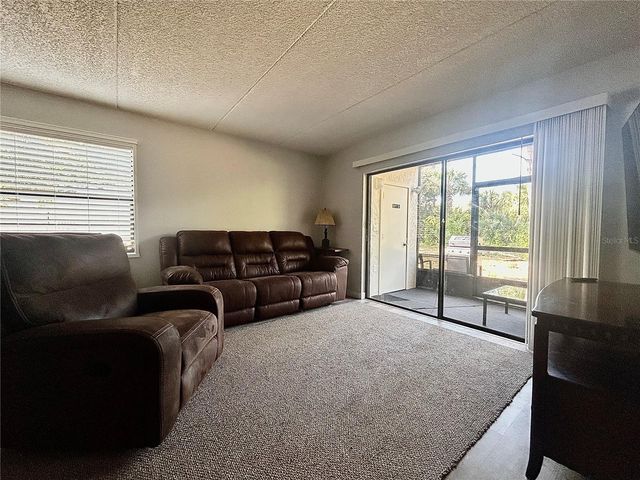 2275 62ND AVENUE N 101, St Petersburg, FL 33702