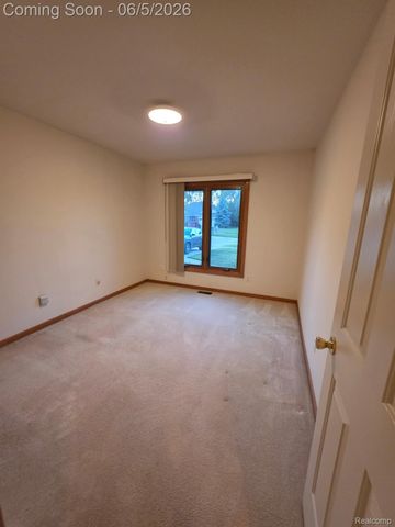 30726 Thistle Avenue, Chesterfield Township, MI 48051