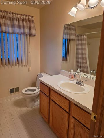 30726 Thistle Avenue, Chesterfield Township, MI 48051