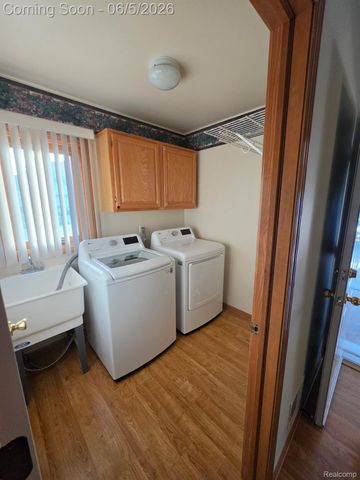 30726 Thistle Avenue, Chesterfield Township, MI 48051