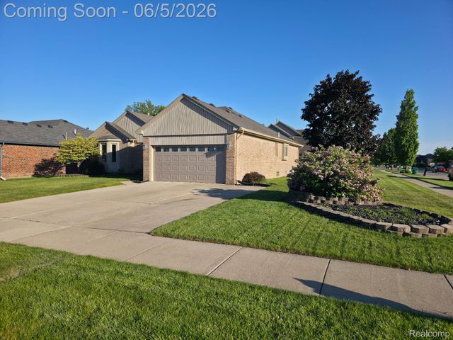 30726 Thistle Avenue, Chesterfield Township, MI 48051