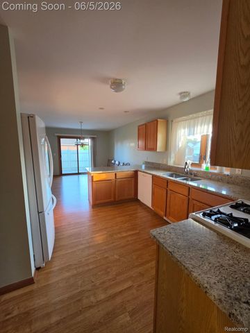 30726 Thistle Avenue, Chesterfield Township, MI 48051